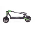 Scooter elétrico sujo adulto