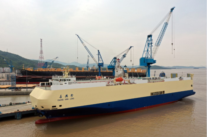 Zhoushan Huafeng telah berjaya menyelesaikan pembaikan Ro-ro Shipment Changxinglong Zhoushan Huafeng has successfully completed the repair of the RO-RO shipment Changxinglong