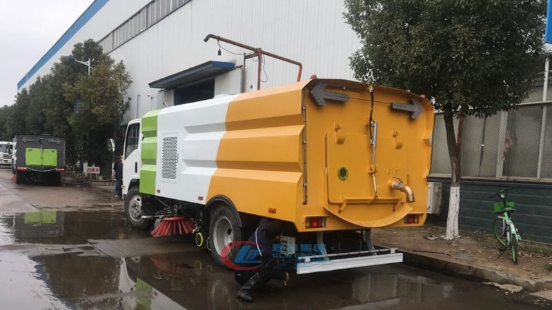 truck mounted vacuum sweeper 3