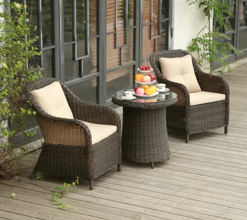 Best Quality PE Rattan Garden Furniture Set: Outdoor Coffee Table and Chairs for Poolside