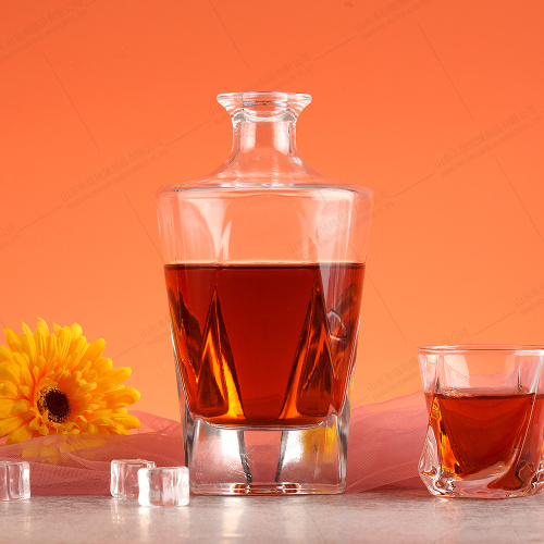 Esportatore di bottiglie di whisky in cristallo di lusso