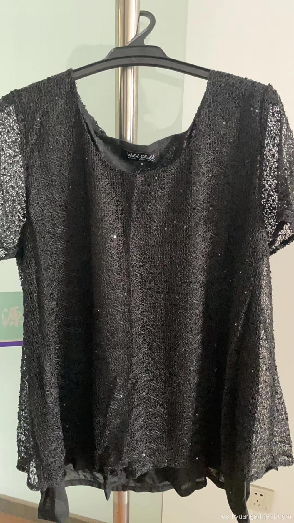Camisa de moda Color negro con encaje
