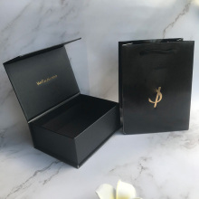 Luxus schwarzes Magnetpapierbox Gold Logo