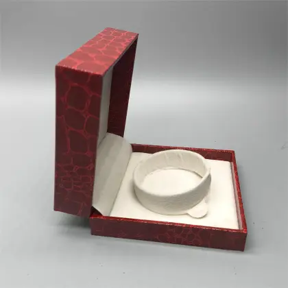 Right Angle Gold Jewelry Bracelet Box
