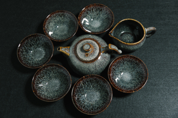 A set of rabbit hair tea set