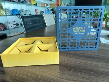 customised stickers printing packaging box