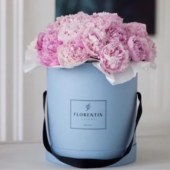 Valentine's Day Round Cylinder Follower Box With Handle