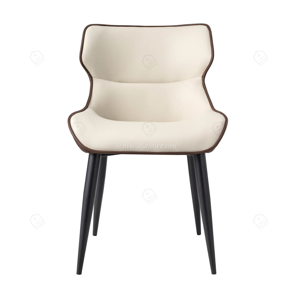 이탈리아 미니멀리스트 흰색과 갈색 식당 의자