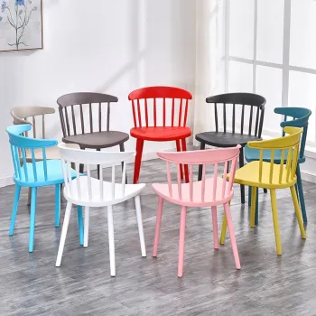 Modern Minimalist Outdoor Garden Set with Windsor White Plastic Chairs