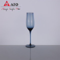 Elegante copas decorativas de vino de vino azul