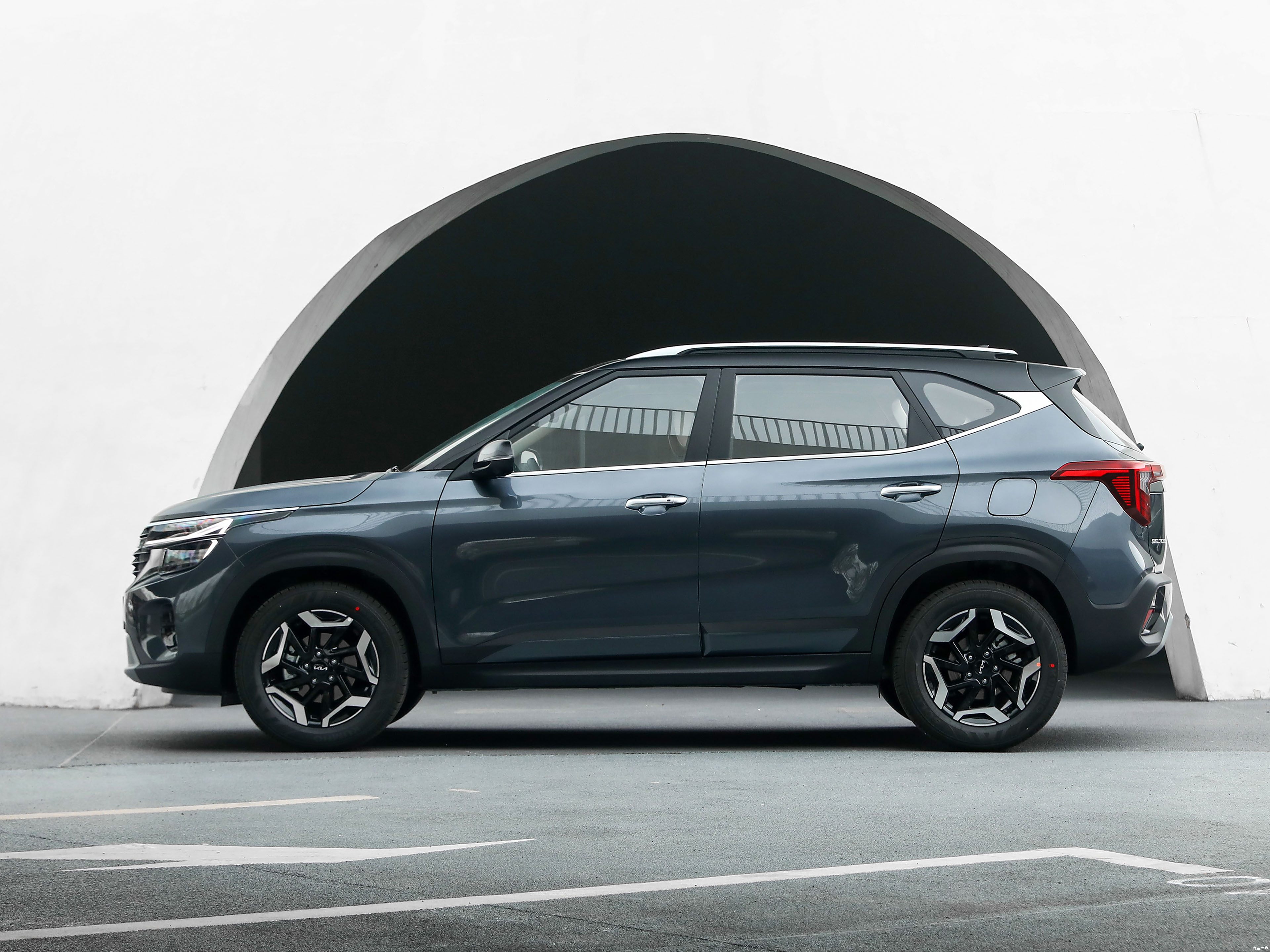 Kia Seltos SUV with Automatic Gearbox Affordable Deal