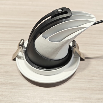 Factory Direct LED Spotlight: TUV CE RoHS Certified Adjustable Gimbal Recessed Downlight