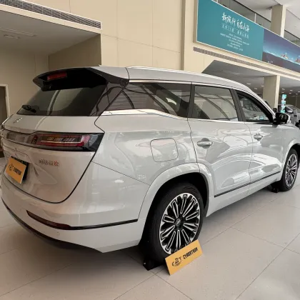 Jetour Mountain & Sea L9 Flagship Electric Hybrid