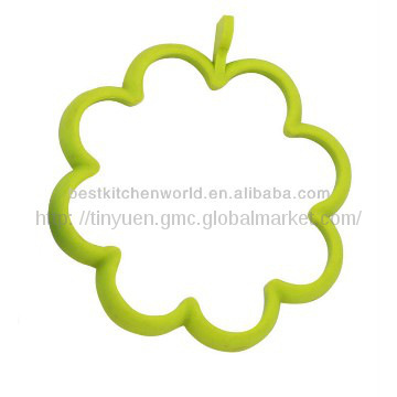 2014 new designs flower shape food safety silicone egg ring cake tools