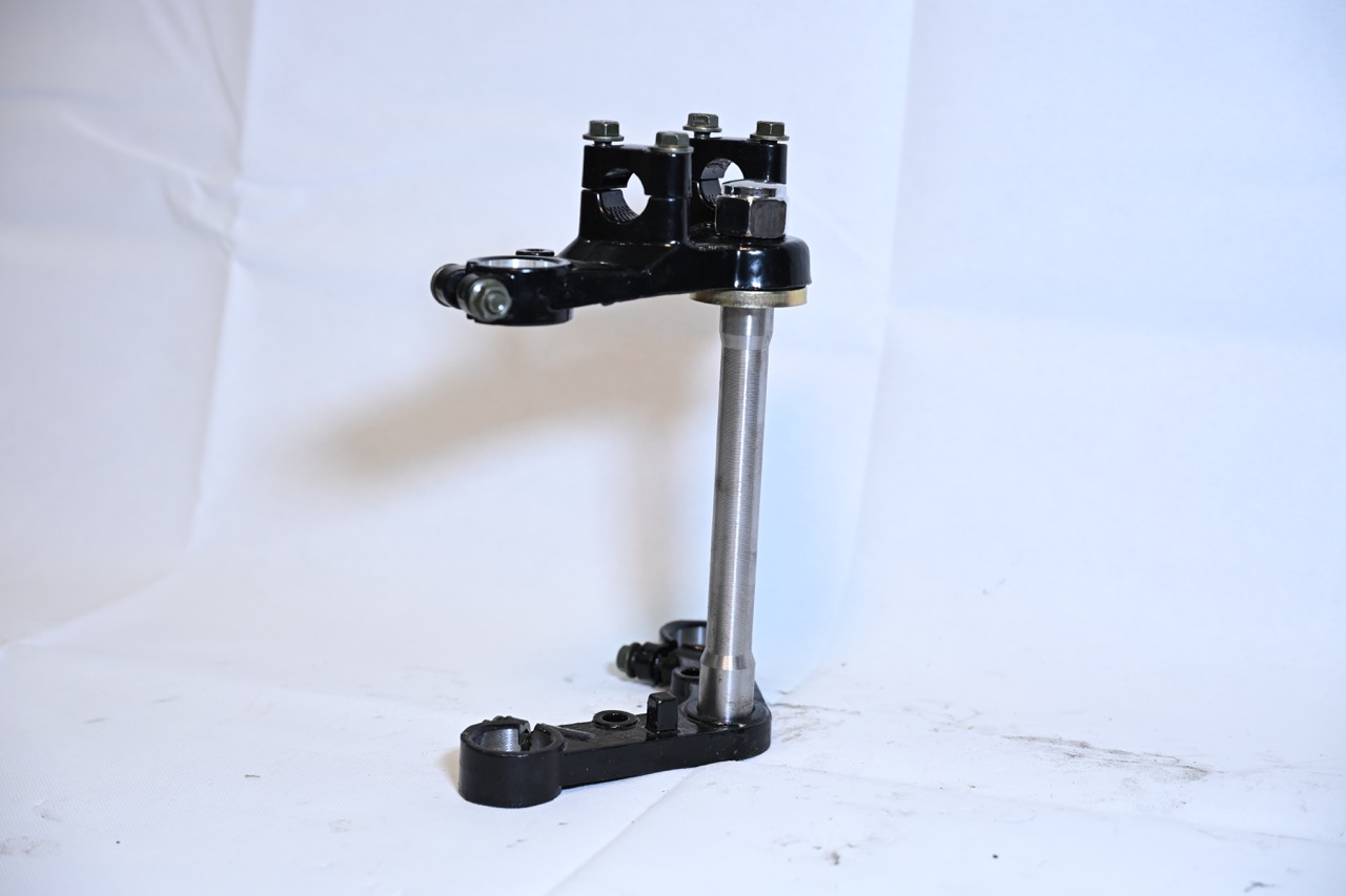Tricycle front fork clamp