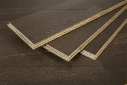 Oak wood engineered wood flooring