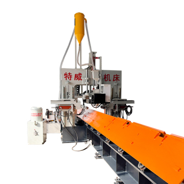Piccola saldatrice a portale CNC