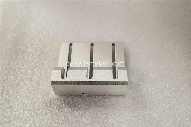 Custom Anodized 5052 Aluminiumteile durch CNC -Bearbeitung