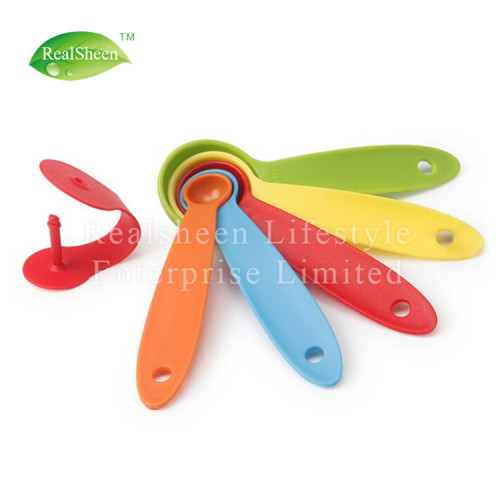 Set di 5 cucchiai colorati in plastica