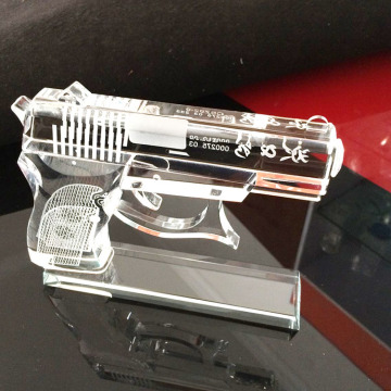 Modèle 3D de pistolet en verre en cristal avec base pleine grandeur pour cadeau de souvenir
