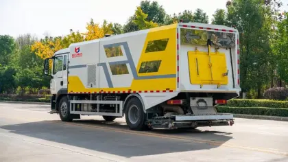 HOWO 18t road sweeper with vacuum cleaning system