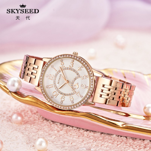 SKYSEED Reloj de temperamento simple con esfera de diamantes de lujo ligero