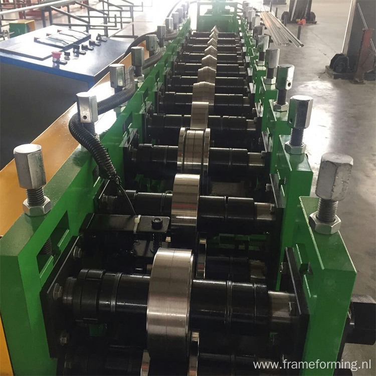 Steel wall angle roll forming device