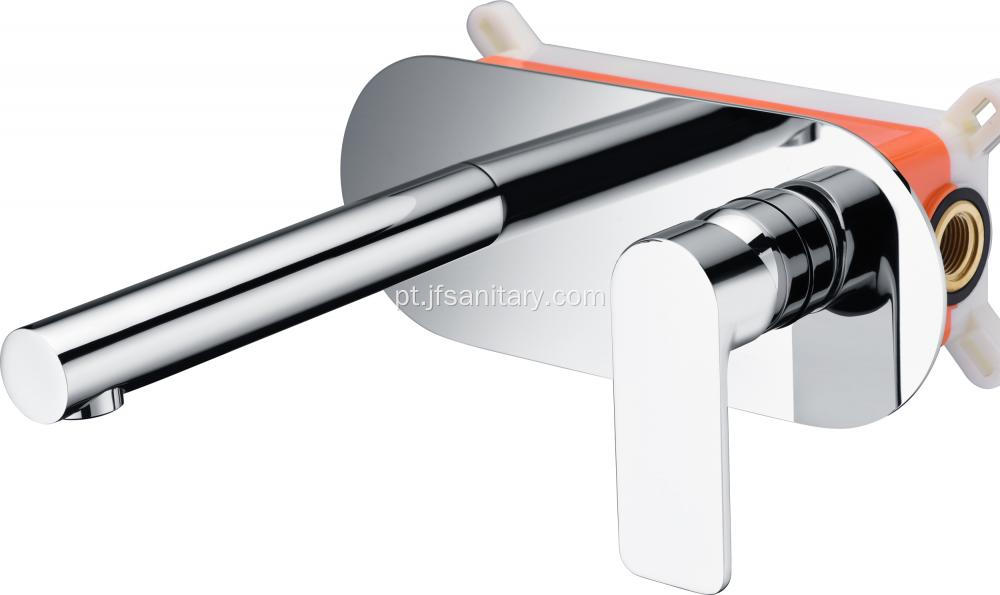 Bacia Chrome Taps na parede