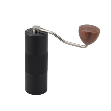 Broyeur de café en aluminium avec bouton en bois