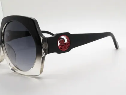 Black On Transprant Frame Grey Gradient Lens Vivienne Westwood Vw77702 Branded Sunglasses For Women