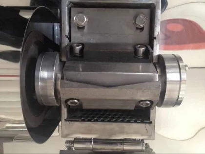 High Performance Dry Dates Crusher: Date Seeds Crusher & Dates Grinder