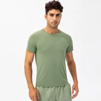 Customizable Loose Men's Fitness Wear: Breathable, Quick-Dry T-Shirts Made of Polyester - Perfect for Sportswear and Training