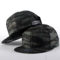 Hat Snapback Camo oirbheartaíochta saincheaptha