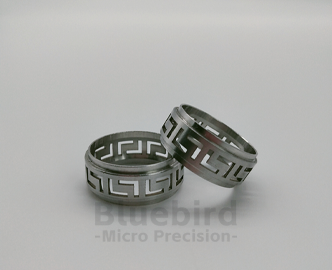 Ring ring hole cutting molding