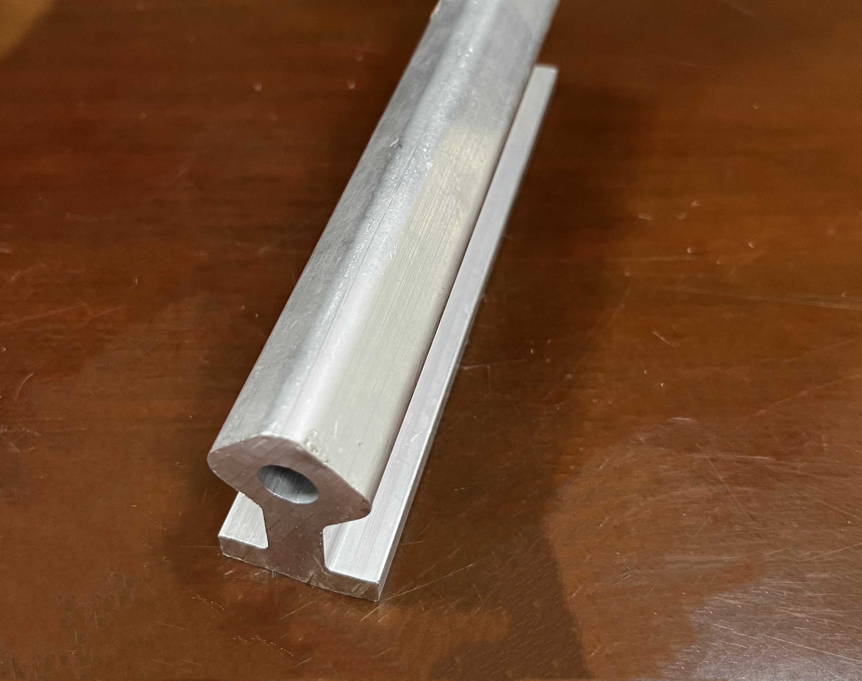 La barre d'extrusion en aluminium