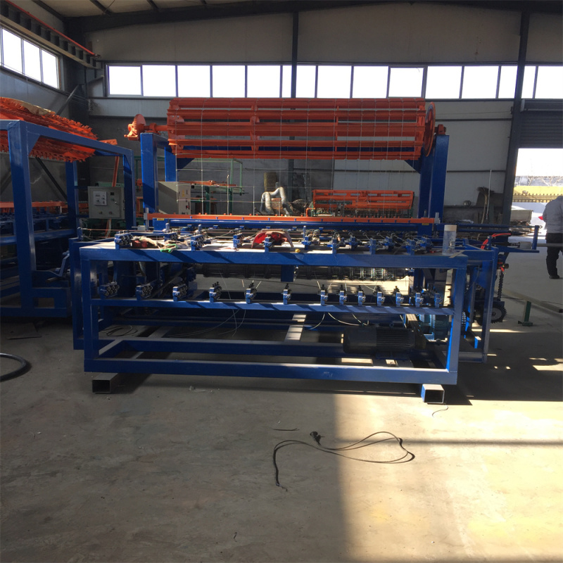 High Quality Farm Field Cattle Fence and Fence Machine from