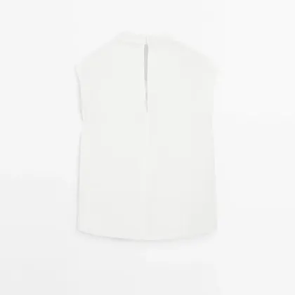 Women's flowing pleated collar vest