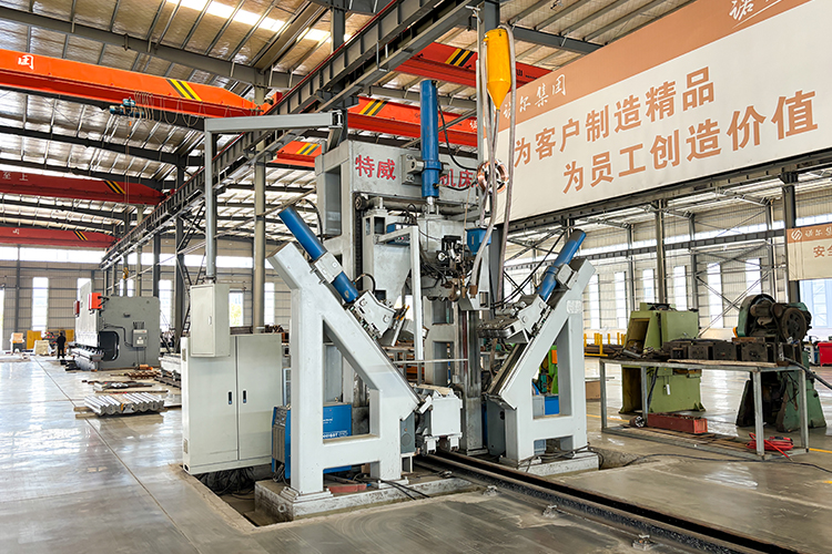 Automatic Welding And Seaming Integrated Machine