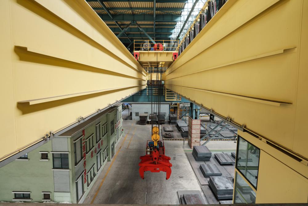 Riesige Kapazitätsplattenklemme Overhead Crane