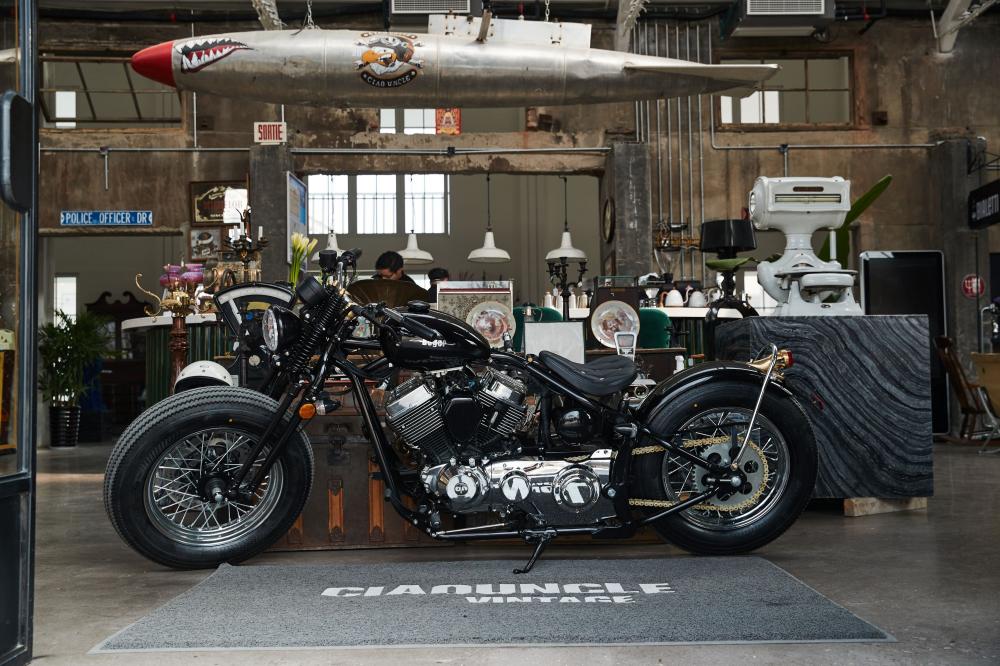 มอเตอร์ไซค์ Softail Bobber Classic