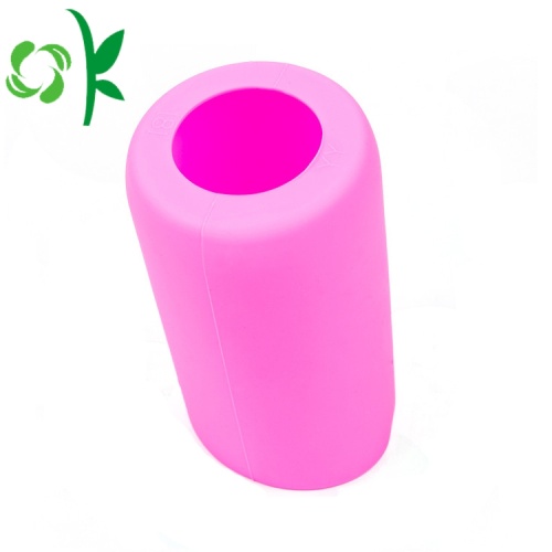 Silicone isolado garrafa de bebê de vidro Sipper quente