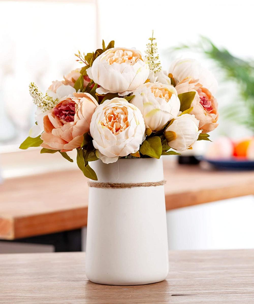 Bouquet de pivoine de soie avec vase en céramique