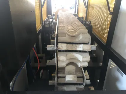 Plastic pipe haul off machine for extrusion