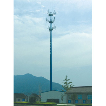 Pólo de telecomunicações da torre de comunicações pintada