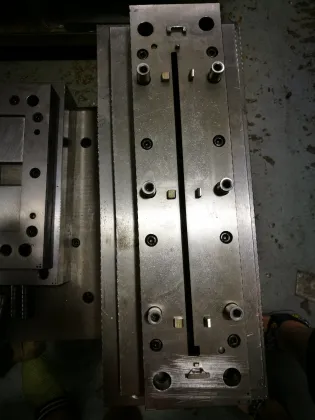 Stamping Progressive Die Mould of Auto Parts