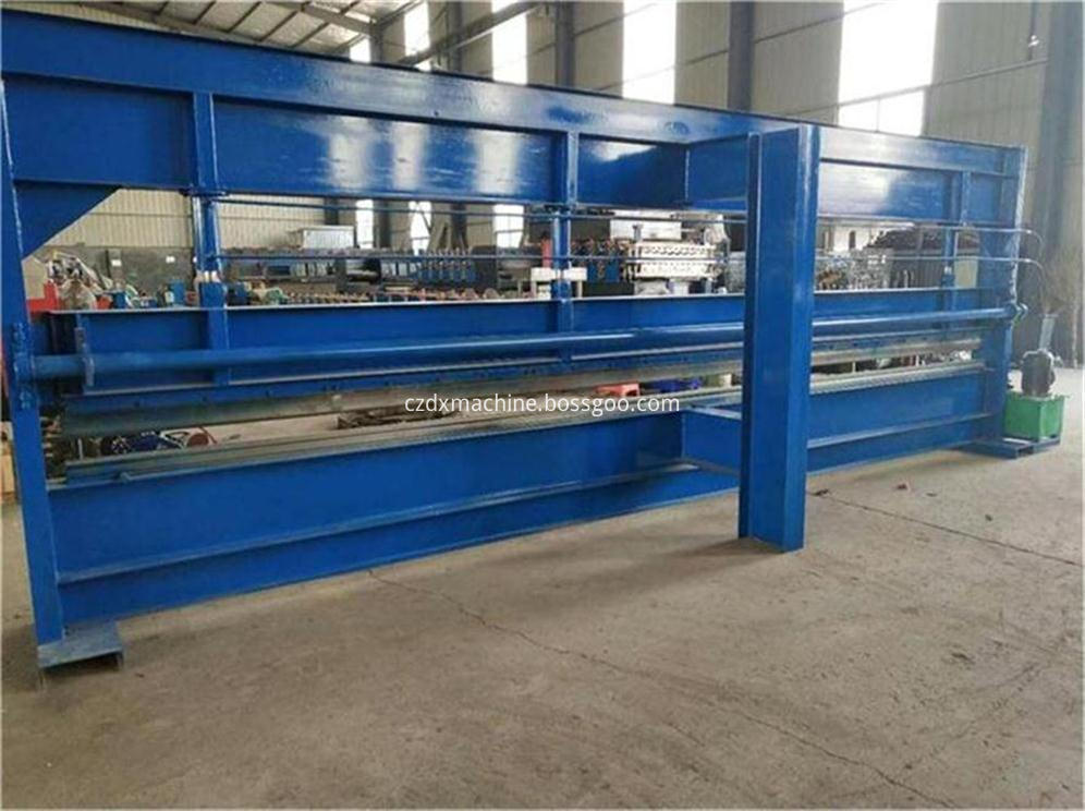 Steel roof bending roll forming machine