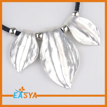 Famous Silver Jewelry Brand Leaf Pendant Silver Necklace