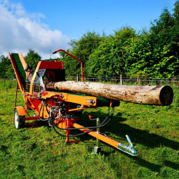 Industrial Firewood Processor with Diesel Engine