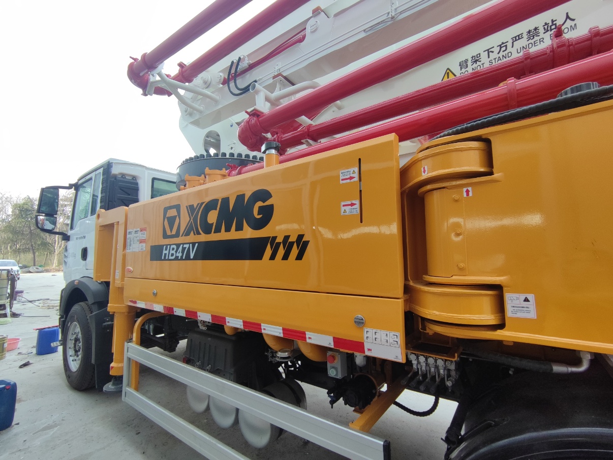 Used Concrete Pump Machine XCMG HB47V