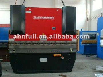 Hydraulic sheet metal bending machine